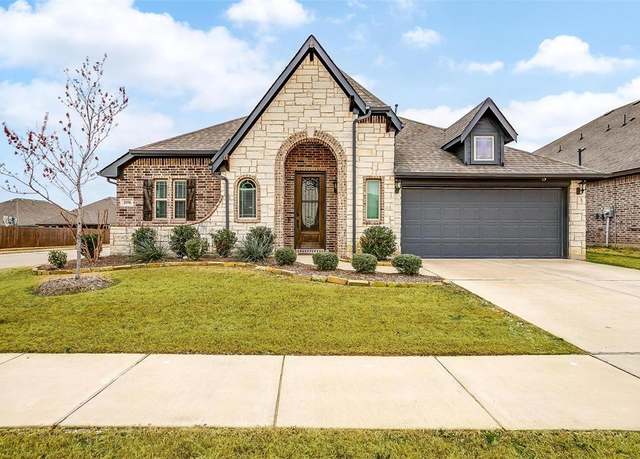 Property at 1096 Imperial Eagle Rd, Alvarado, TX 76009, 4 beds, 2 baths