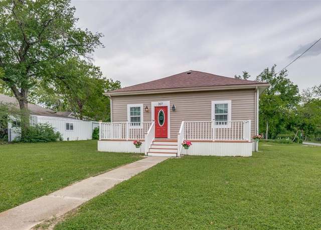 Property at 307 E Oak St, Kaufman, TX 75142, 2 beds, 1 bath