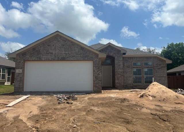 Property at 1200 Holly St, Cleburne, TX 76033, 3 beds, 2 baths