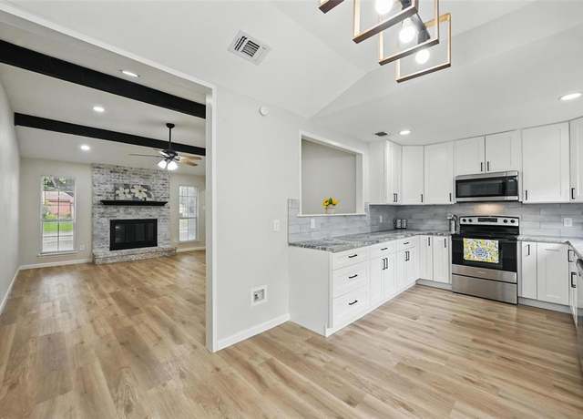 Property at 633 S Waxahachie St, Mansfield, TX 76063, 3 beds, 2 baths