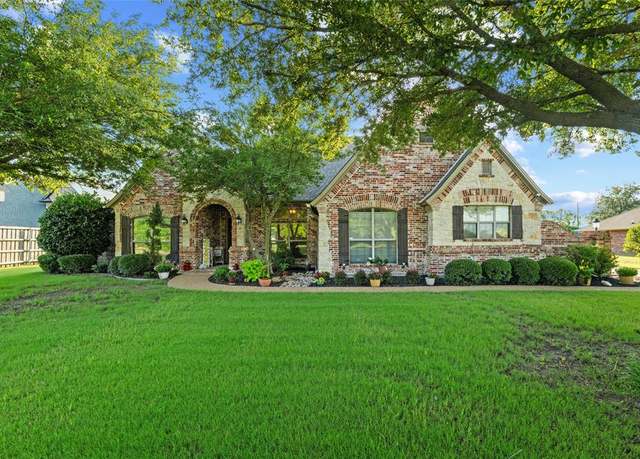 Property at 149 Royal Park Ln, Waxahachie, TX 75165, 3 beds, 2 baths
