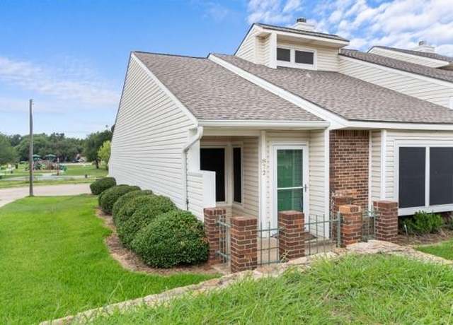 Property at 872 Creekside Dr, Lewisville, TX 75067, 2 beds, 2 baths