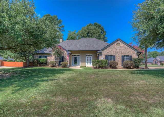 Property at 2200 Grapevine Ln, Haughton, LA 71037, 4 beds, 2.5 baths