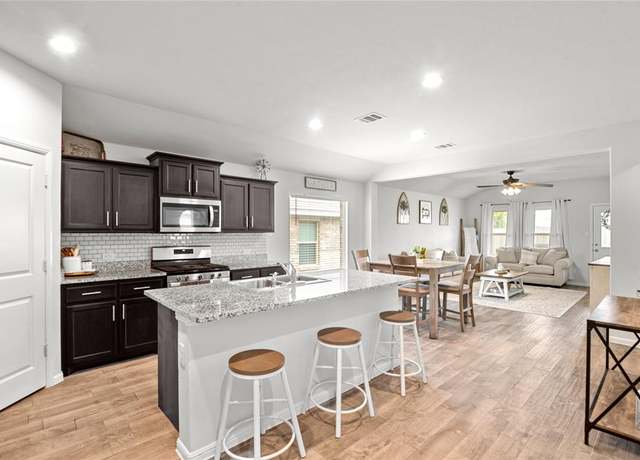 Property at 4629 Fringetree Way, Fort Worth, TX 76036, 3 beds, 2 baths