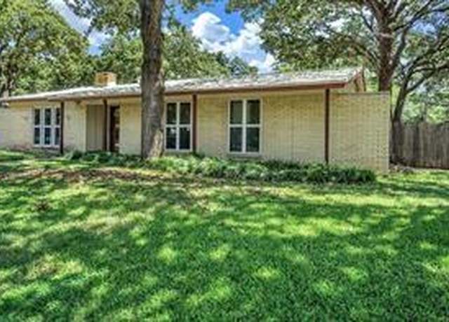 Property at 236 Cooper Dr, Hurst, TX 76053, 3 beds, 2 baths