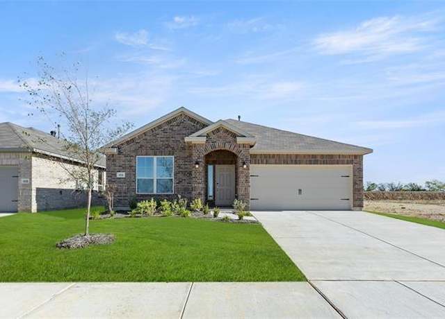 Property at 416 Comanche Dr, Cleburne, TX 76033, 4 beds, 2 baths