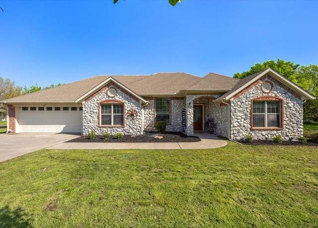 Property at 2186 County Road 3305, Greenville, TX 75402, 3 beds, 2 baths