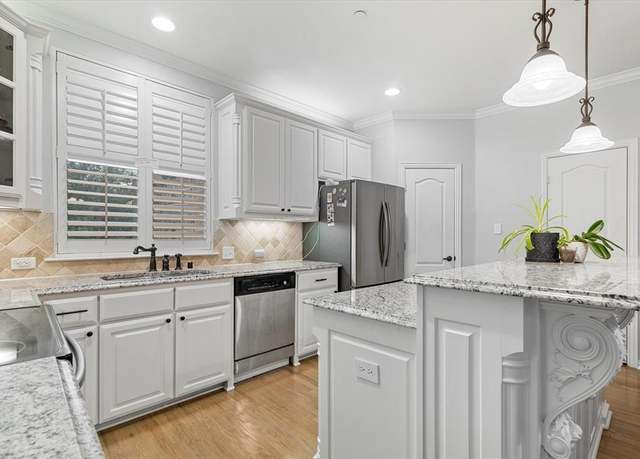 Property at 2500 Rockbrook Dr #10, Lewisville, TX 75067, 3 beds, 2.5 baths