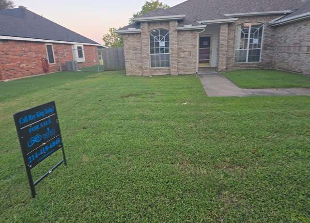Property at 724 Creekside Dr, Mesquite, TX 75181, 3 beds, 2 baths