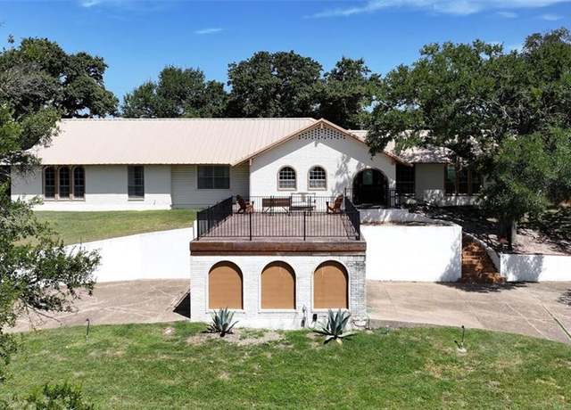 Property at 8101 Forest Ridge Dr, Woodway, TX 76712, 4 beds, 2 baths