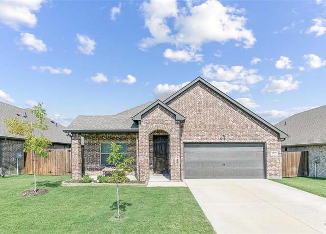 Property at 357 Paloma St, Weatherford, TX 76087, 4 beds, 2 baths