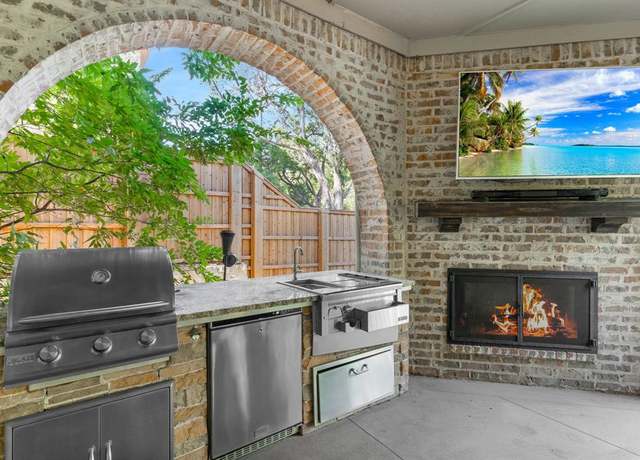 Property at 917 Belclaire Cir, Cedar Hill, TX 75104, 5 beds, 5 baths