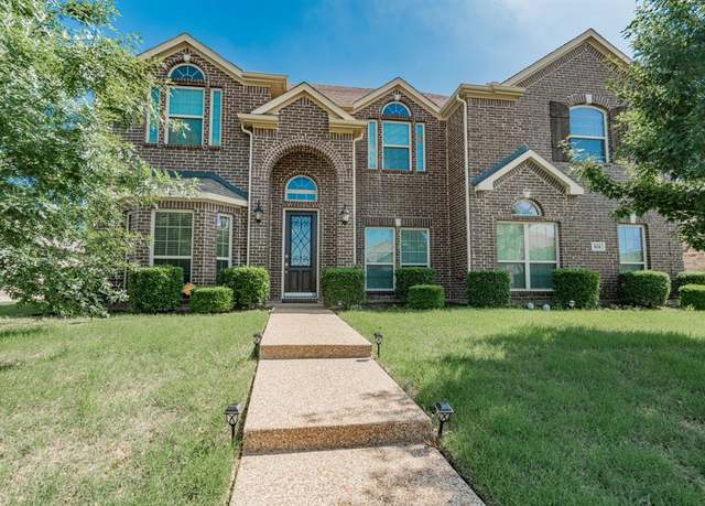 Property at 824 Regal Bluff Ln, Desoto, TX 75115, 5 beds, 3.5 baths