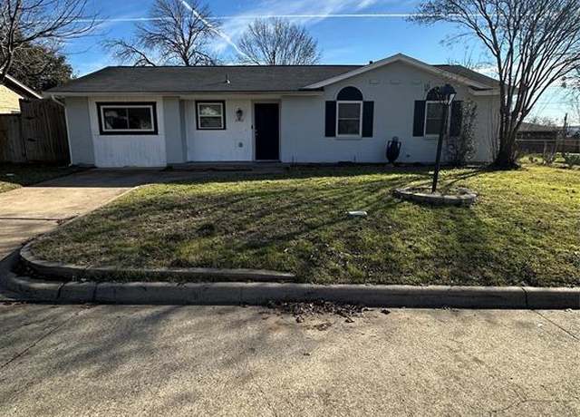 Property at 2446 Lakeshore Dr, Grand Prairie, TX 75051, 3 beds, 1.5 baths