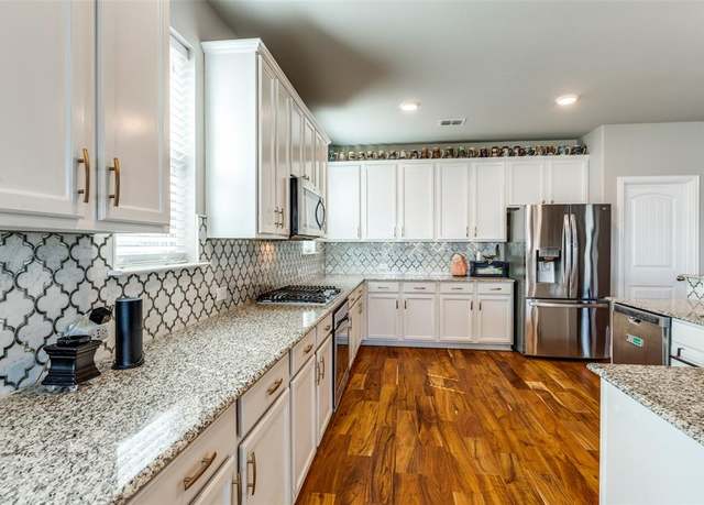 Property at 905 Bird Creek Dr, Little Elm, TX 75068, 5 beds, 3.5 baths