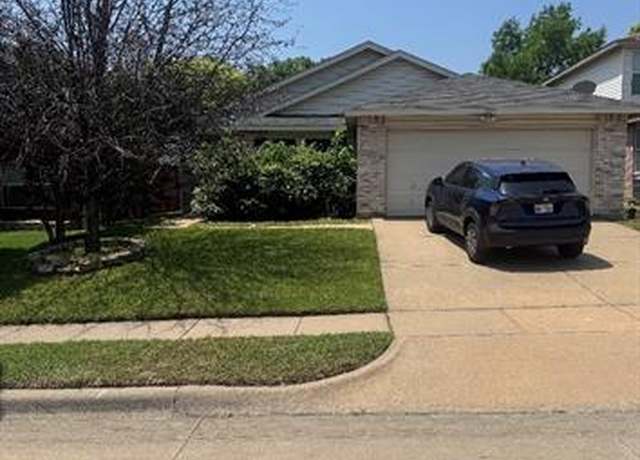 Property at 5417 Lansdowne Ave, Fort Worth, TX 76135, 3 beds, 2 baths