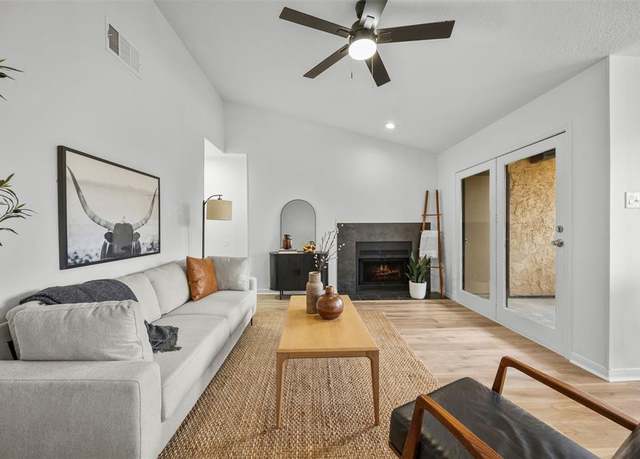 Property at 1301 Memory Ln #4922, Arlington, TX 76011, 2 beds, 1 bath
