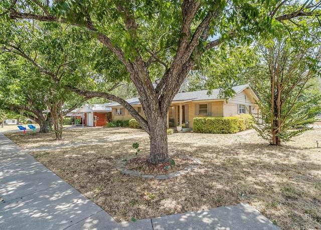 Property at 1215 Poindexter Ave, Cleburne, TX 76033, 3 beds, 2 baths