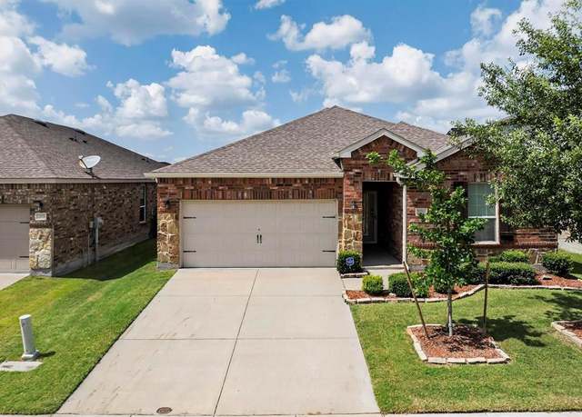 Property at 2070 Rosebury Ln, Forney, TX 75126, 3 beds, 2 baths