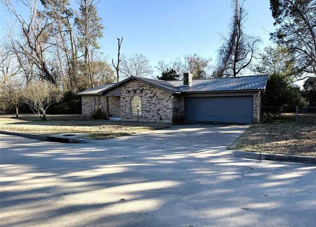 Property at 305 Wanda Dr, Winnsboro, TX 75494, 3 beds, 2 baths