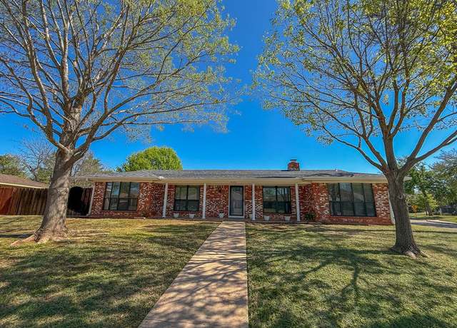 Property at 4500 Ridgemont Dr, Wichita Falls, TX 76309, 4 beds, 3 baths