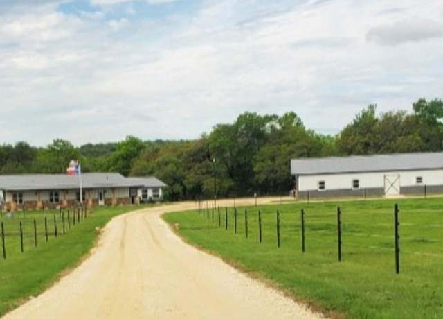 Property at 1965 Horsemans Dr, Stephenville, TX 76401, 3 beds, 2.5 baths
