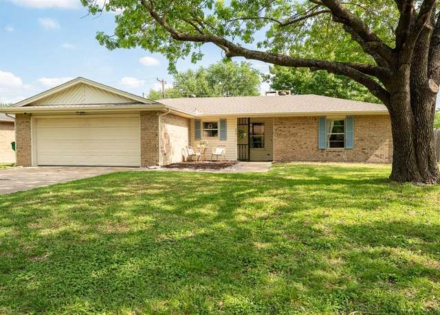 Property at 206 Myrtle Ave, Waxahachie, TX 75165, 2 beds, 2 baths