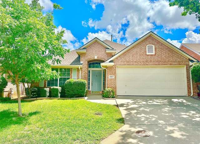 Property at 1917 Cavender Cir, Denton, TX 76205, 3 beds, 2 baths