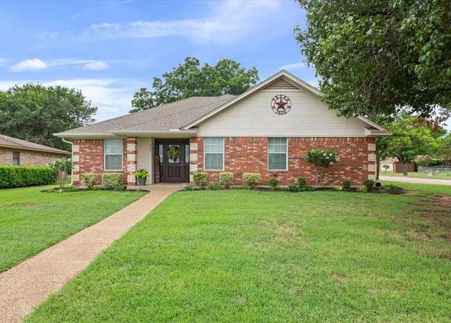 Property at 229 Tampico Dr, Hewitt, TX 76643, 3 beds, 2 baths