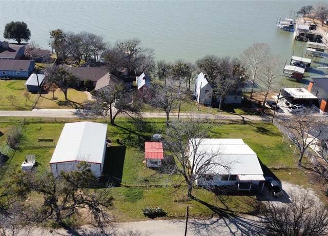Property at 205 Evans St, Bridgeport, TX 76426, 3 beds, 2 baths