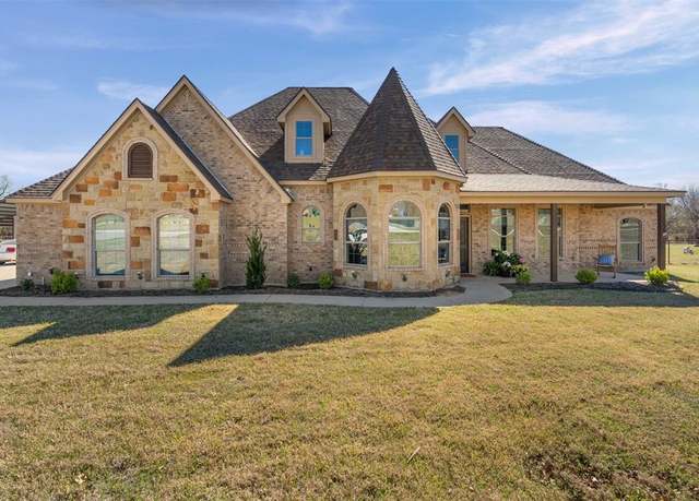 Property at 177 Brook Hollow Ln, Weatherford, TX 76088, 4 beds, 3.5 baths