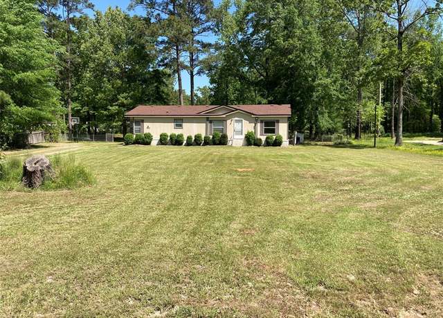 Property at 2022 Luke Ln, Benton, LA 71006, 3 beds, 2 baths