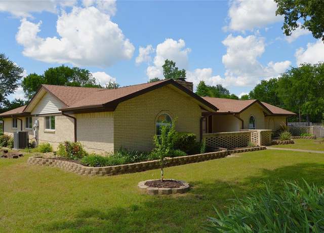 Property at 1 Mullaney Dr, Greenville, TX 75402, 3 beds, 2 baths