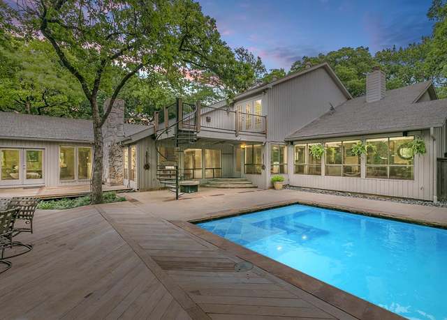 Property at 1504 Riverview Dr, Arlington, TX 76012, 4 beds, 3.5 baths