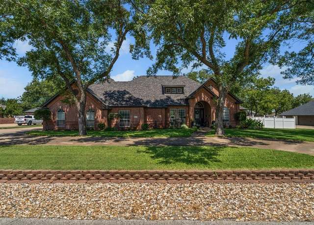 Property at 5604 Flagstick Dr, Granbury, TX 76049, 4 beds, 5 baths