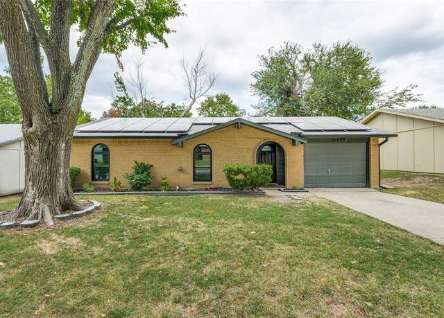 Property at 217 Trailridge Dr, Garland, TX 75043, 3 beds, 2 baths