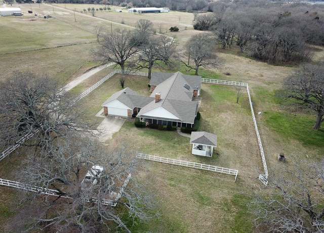 Property at 1090 County Road 3504, Quinlan, TX 75474, 4 beds, 2.5 baths