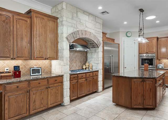 Property at 2005 River Run Rd, Belton, TX 76513, 5 beds, 3 baths
