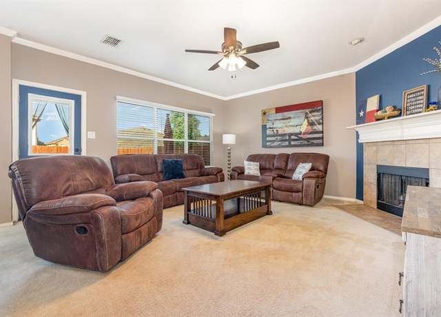 Property at 14537 Eaglemont Dr, Little Elm, TX 75068, 3 beds, 2.5 baths