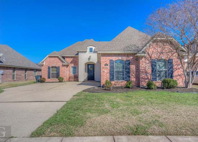 Property at 407 Fair Oaks St, Bossier City, LA 71112, 3 beds, 2 baths