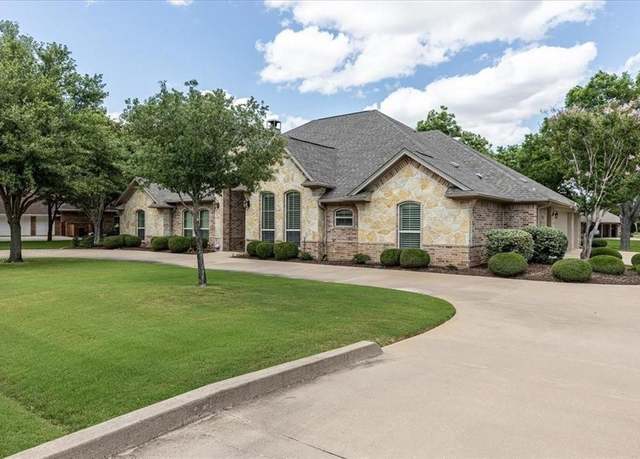 Property at 8909 Augusta Dr, Granbury, TX 76049, 3 beds, 3 baths