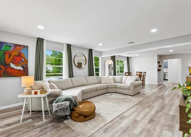 Property at 432 Sparks St, Dallas, TX 75203, 3 beds, 2 baths