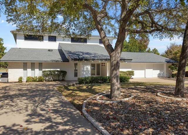 Property at 6106 Fairview Ct, Granbury, TX 76049, 3 beds, 2.5 baths