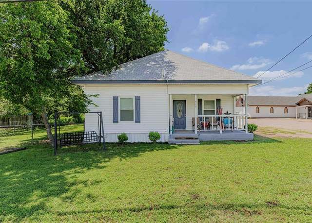 Property at 510 E Frederick St, Riesel, TX 76682, 3 beds, 2 baths
