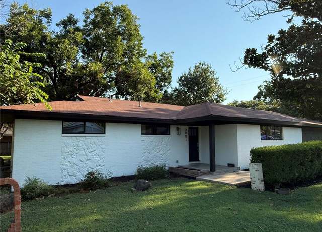 Property at 2001 Lipps Dr, Edgecliff Village, TX 76134, 3 beds, 2 baths