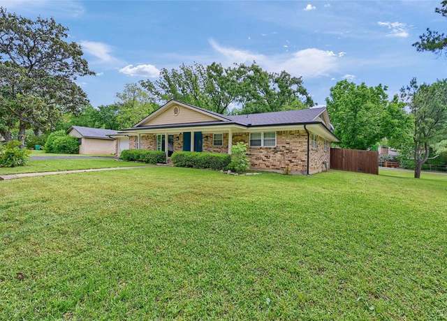Property at 2805 Windsor Dr, Sherman, TX 75092, 3 beds, 2 baths