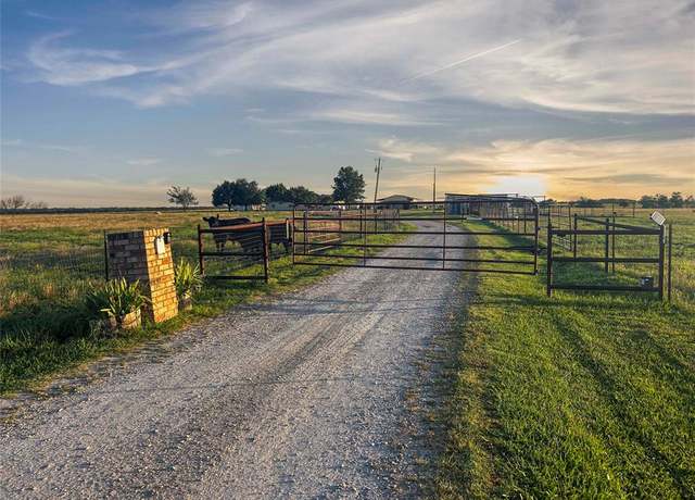 Property at 2546 County Road 4720, Wolfe City, TX 75496, 3 beds, 2 baths