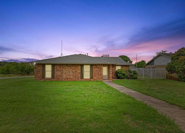 Property at 2110 Azalea St, Denton, TX 76205, 3 beds, 2 baths