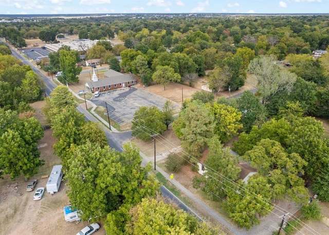 Property at 152 NW 19th St NW, Paris, TX 75460