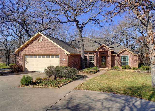 Property at 408 Hastings Dr, Runaway Bay, TX 76426, 3 beds, 2 baths